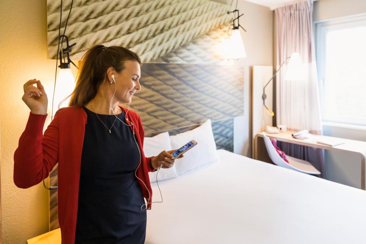 Ibis Paris Rueil Malmaison Exteriör bild