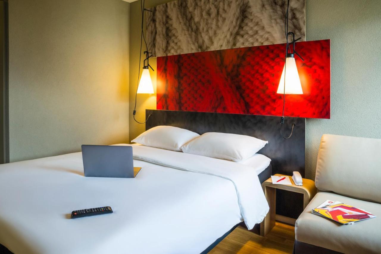 Ibis Paris Rueil Malmaison Exteriör bild