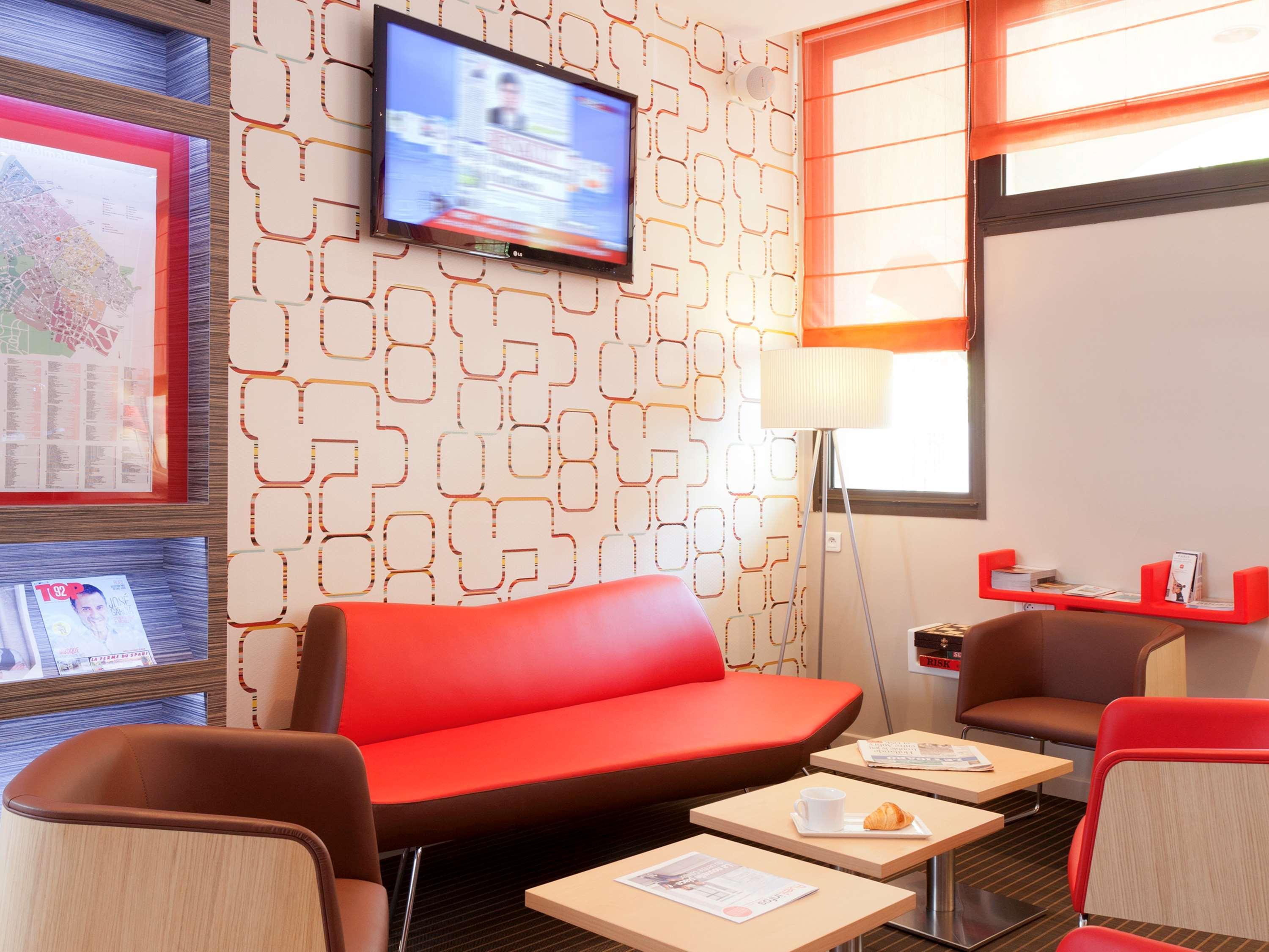 Ibis Paris Rueil Malmaison Exteriör bild