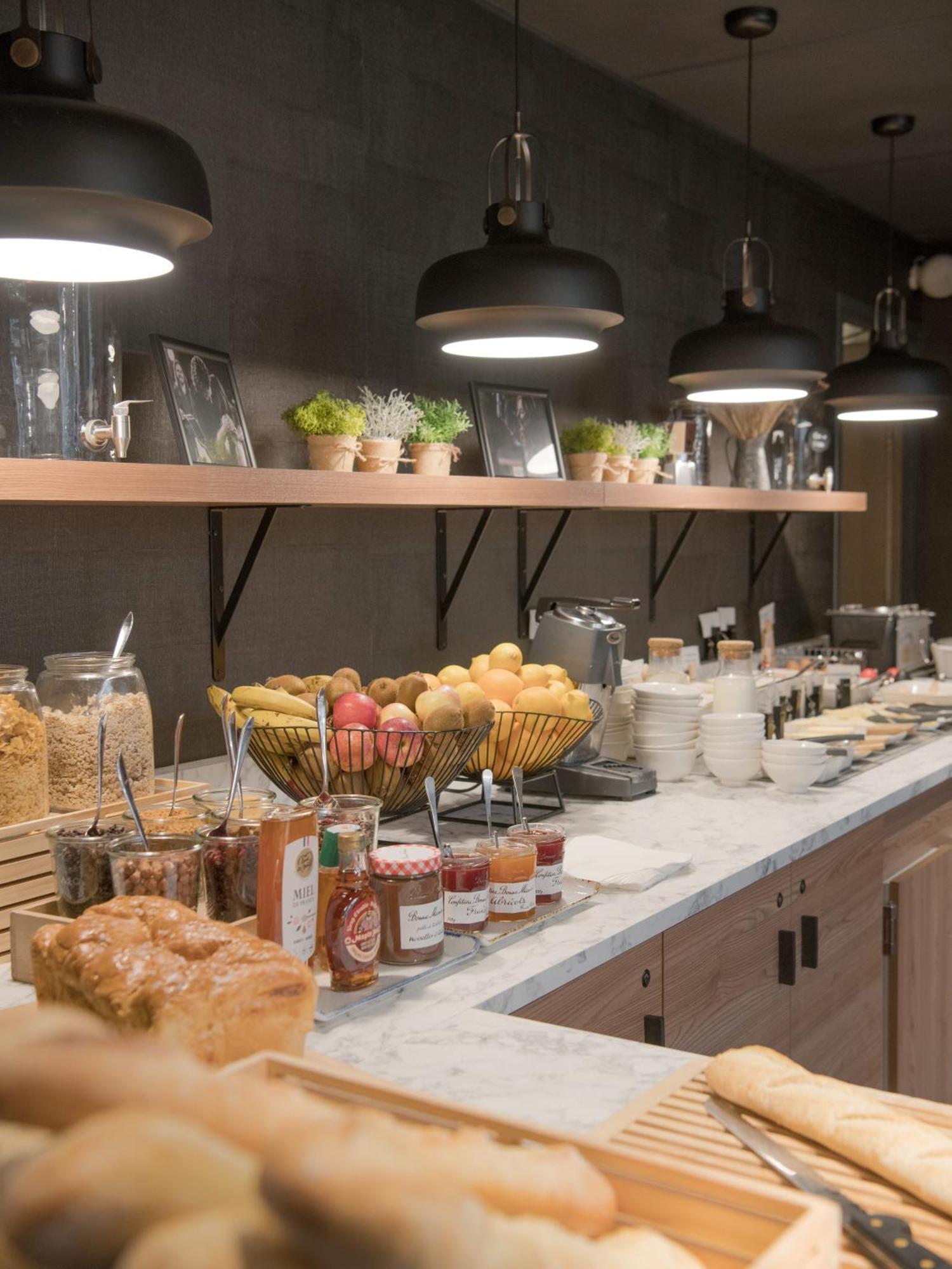 Ibis Paris Rueil Malmaison Exteriör bild