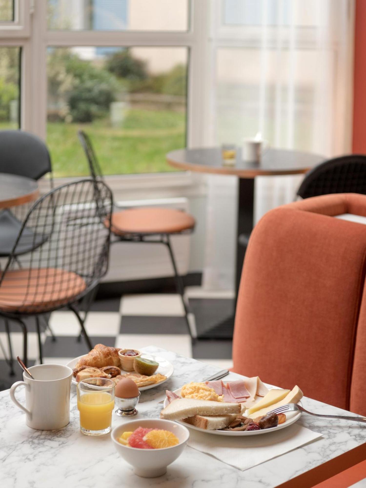 Ibis Paris Rueil Malmaison Exteriör bild