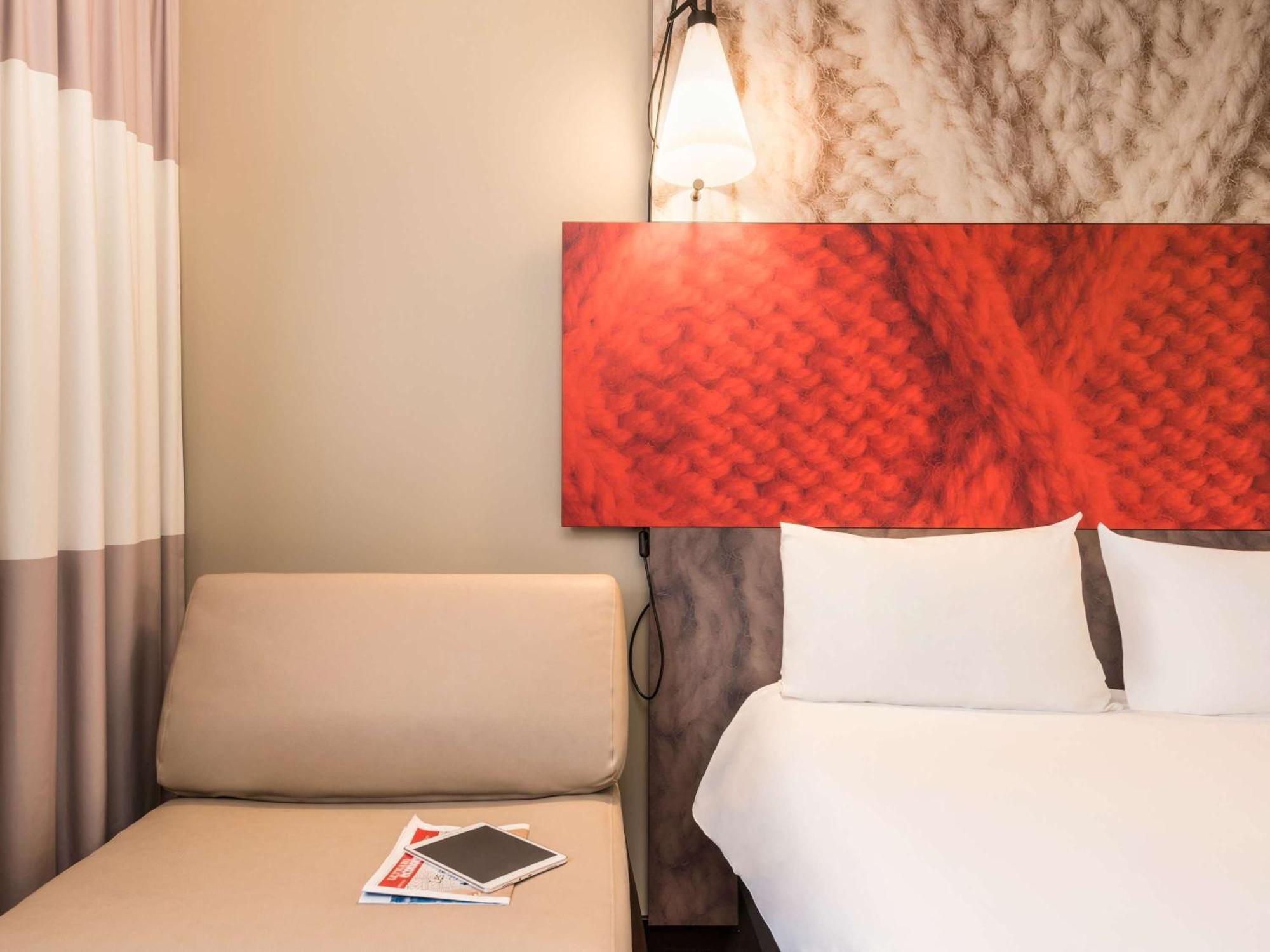 Ibis Paris Rueil Malmaison Exteriör bild