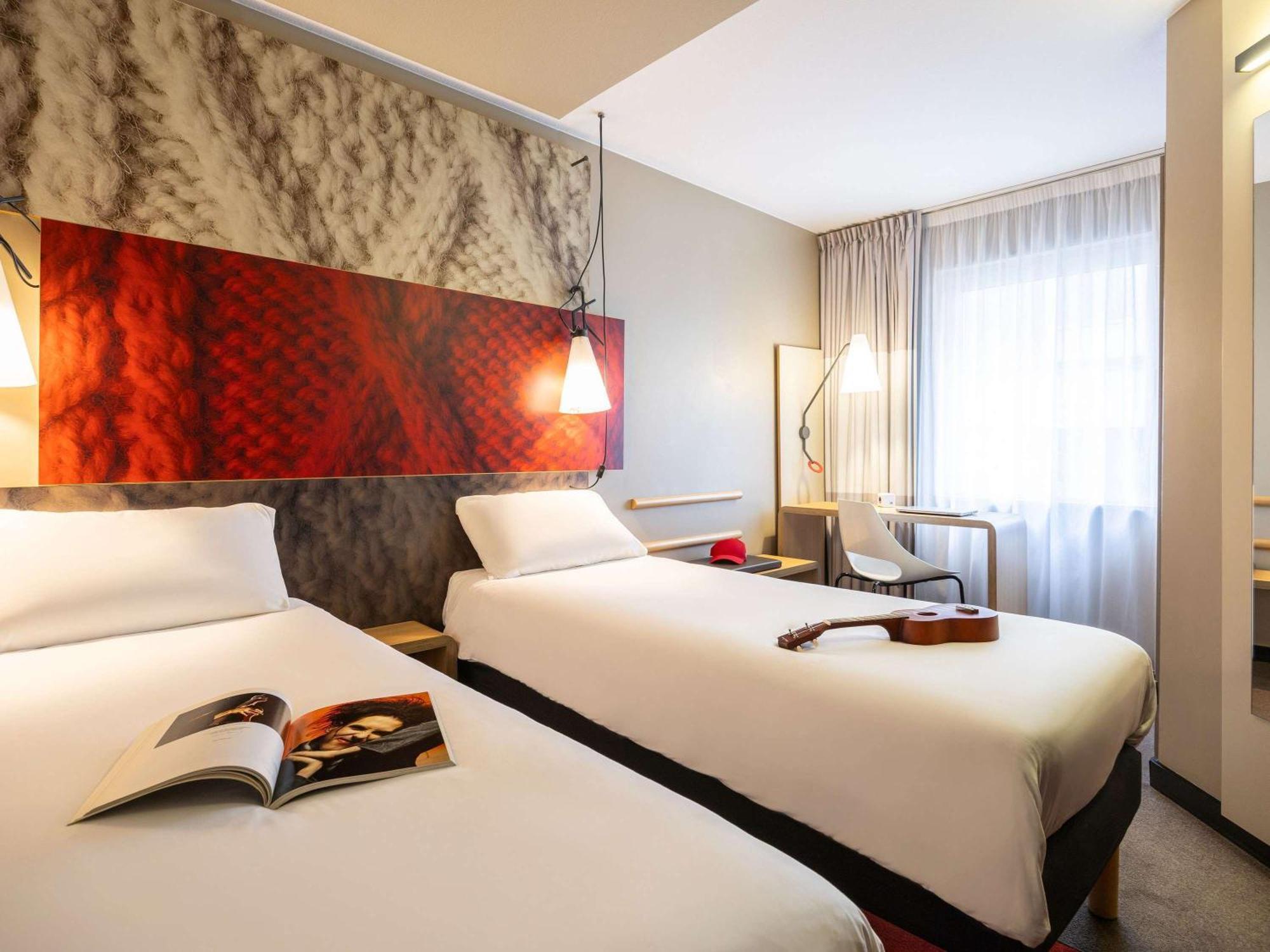 Ibis Paris Rueil Malmaison Exteriör bild