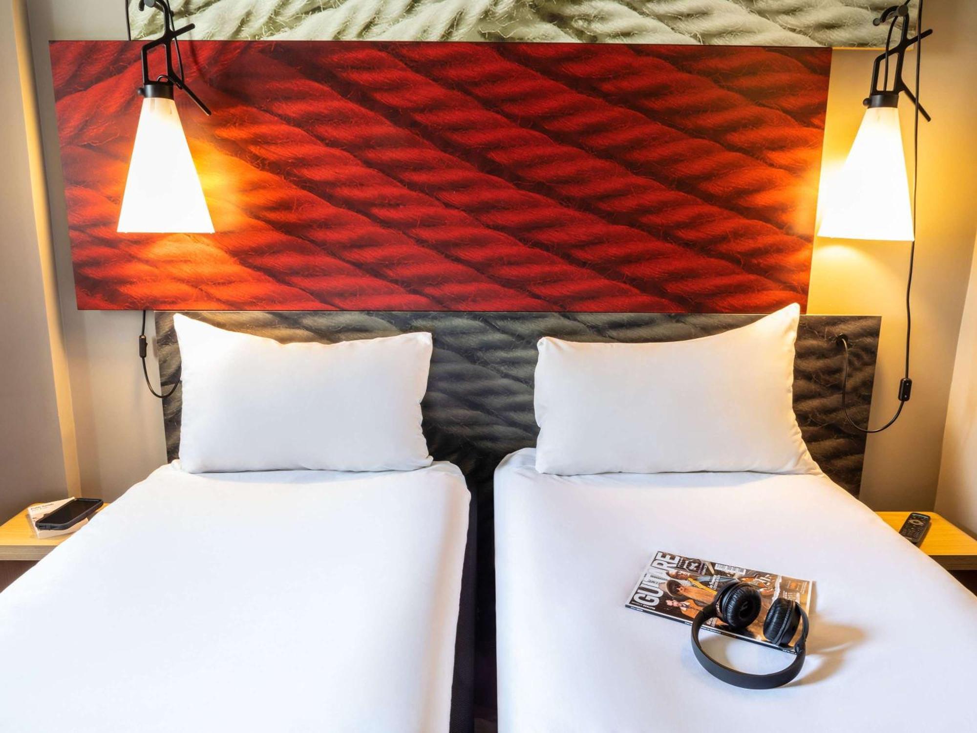 Ibis Paris Rueil Malmaison Exteriör bild