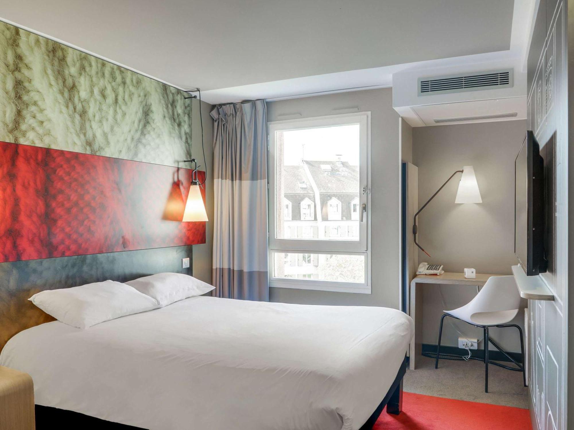 Ibis Paris Rueil Malmaison Exteriör bild